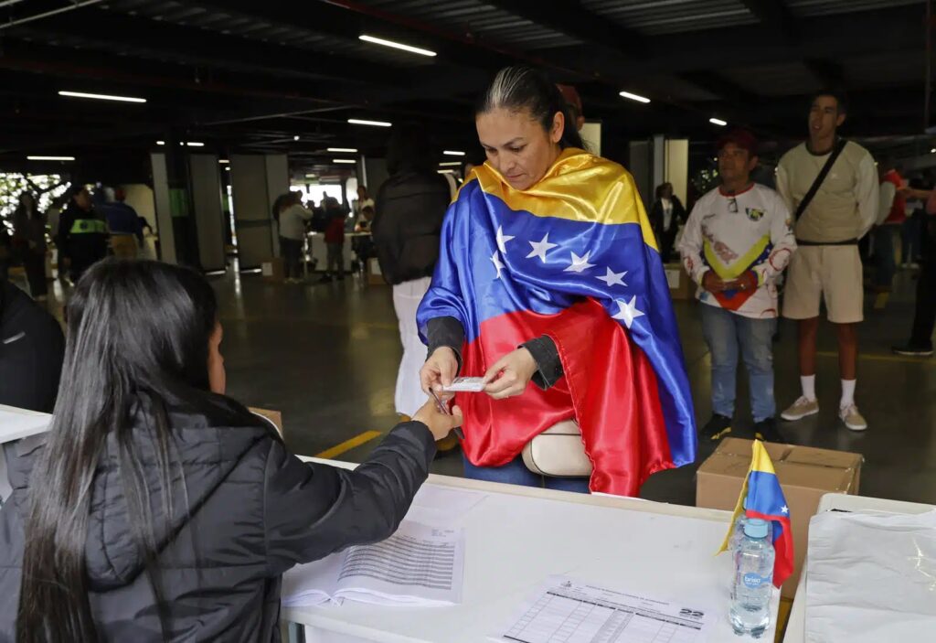 Venezolanos en Colombia: Histórica Participación en Primaria Opositora 2023. Descubre la significativa afluencia en los centros de votación y la destacada labor de la FUNDADORA/VICEPRESIDENTE de Fundación Mahuampi. ¡Compromiso democrático en imágenes